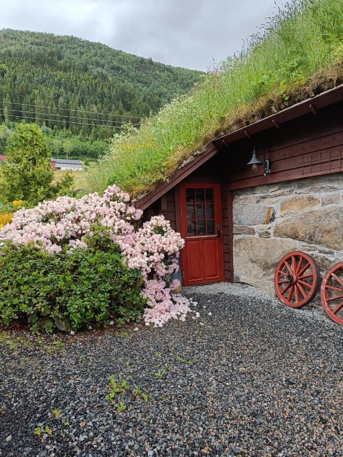 Orheimstunet - Gardsferie For Storfamilien Der Ogsa Hunden Er Velkommen Starheim ภายนอก รูปภาพ